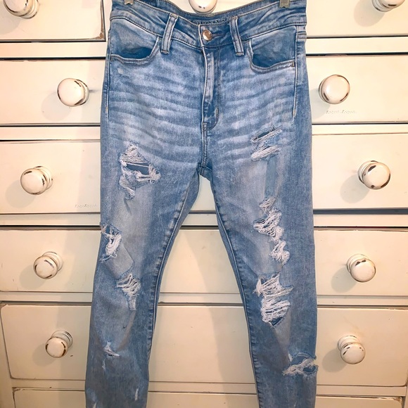 American Eagle Ripped Jeans Size 8